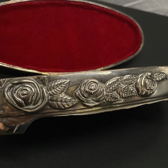 Godinger Keepsake Jewelry Silver Roses Trinket Box Repousse Roses velvet Lined - Picture 4 of 7
